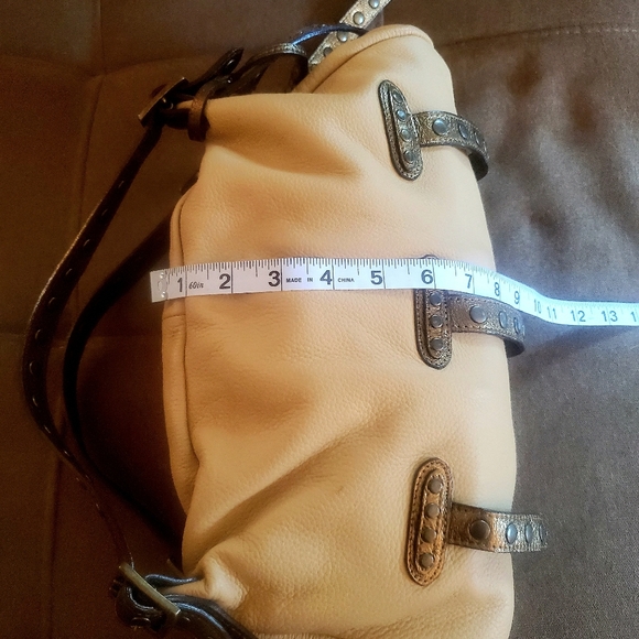 💯 Be & D Leather & Grommet Stud Satchel - Picture 8 of 15